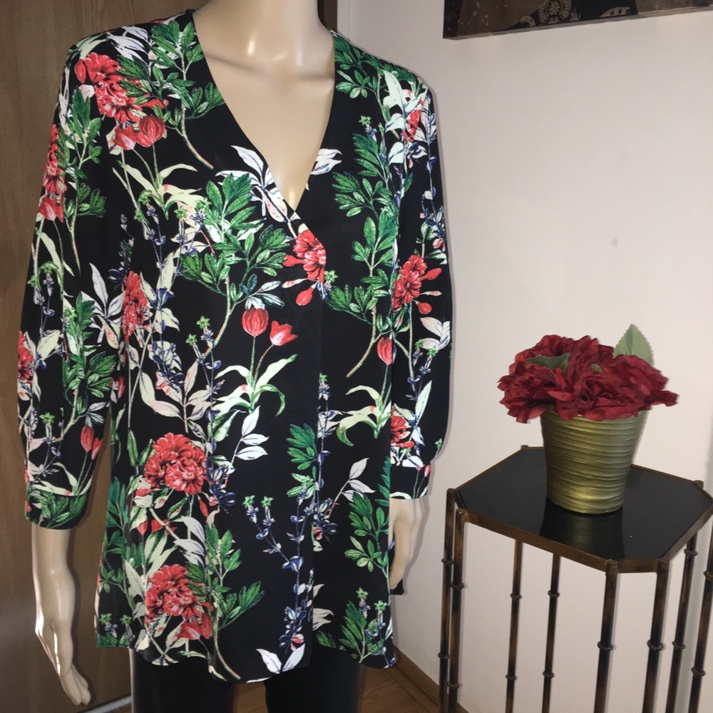 💜Rose & Olive Bold Floral Print Shirt💜